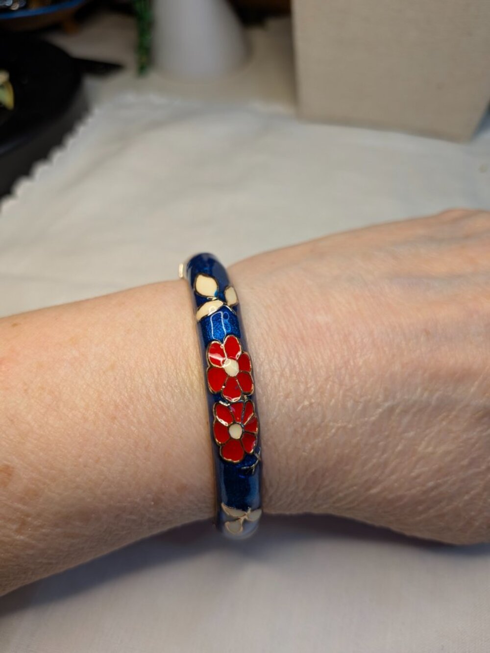 Vintage Jin Long Xing Blue Cloisonné Floral Hinged Bangle Bracelet